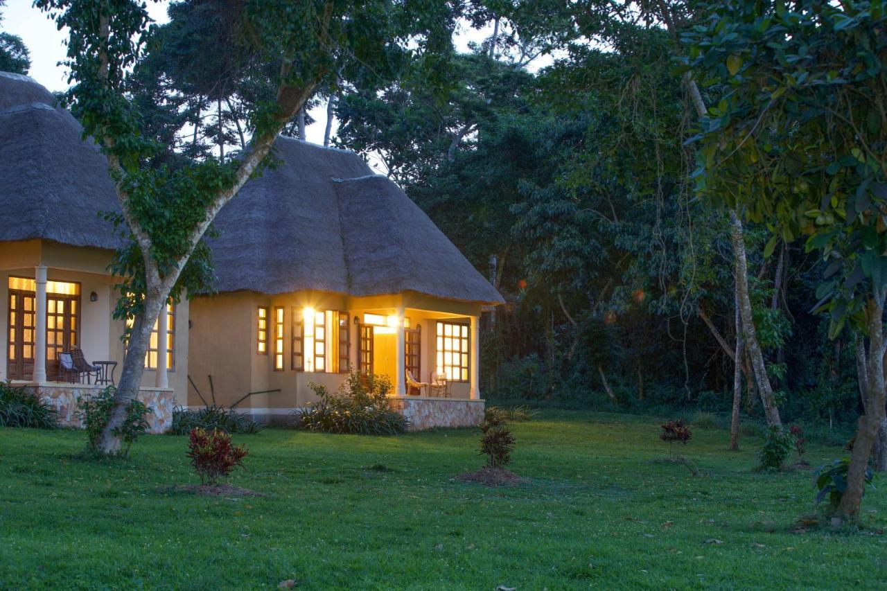 Brovad Sands Lodge Kalangala Экстерьер фото