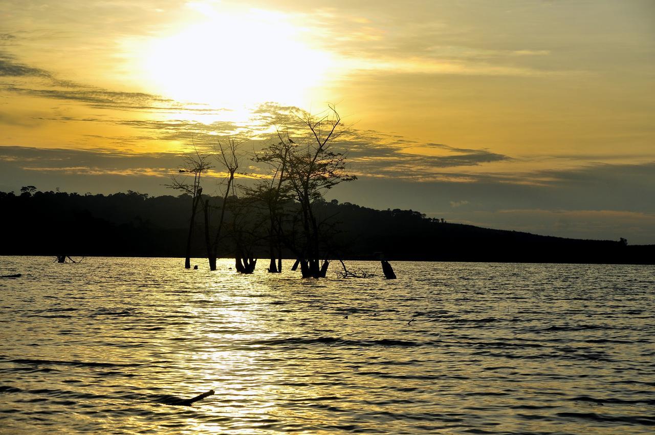 Brovad Sands Lodge Kalangala Экстерьер фото